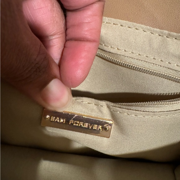 8am Forever fuzzy purse - Picture 8 of 9